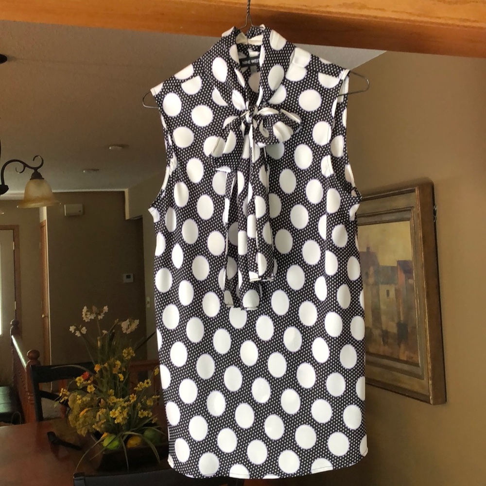 Nine West sleeveless dressy top with bow tie